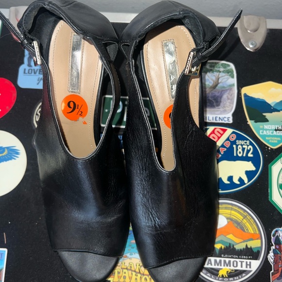 Tahari Open Toe Heel - Picture 2 of 4